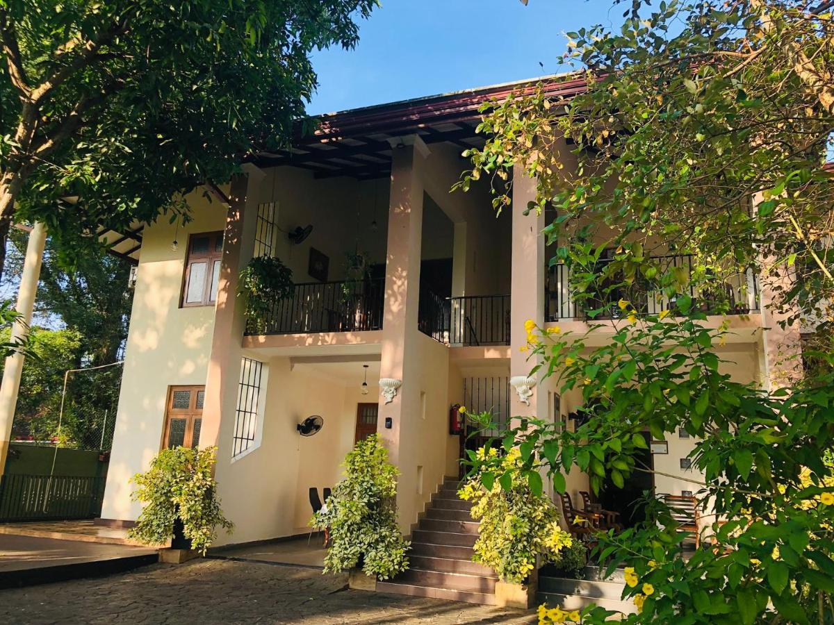 West Dene Bed & Breakfast Negombo Dış mekan fotoğraf