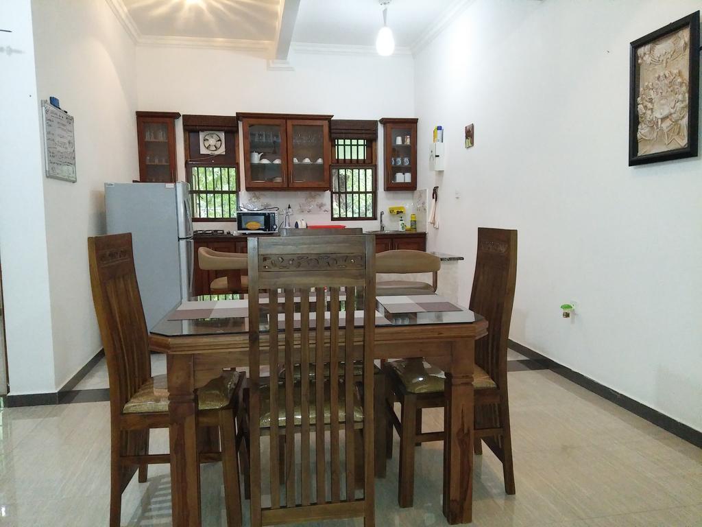 West Dene Bed & Breakfast Negombo Dış mekan fotoğraf