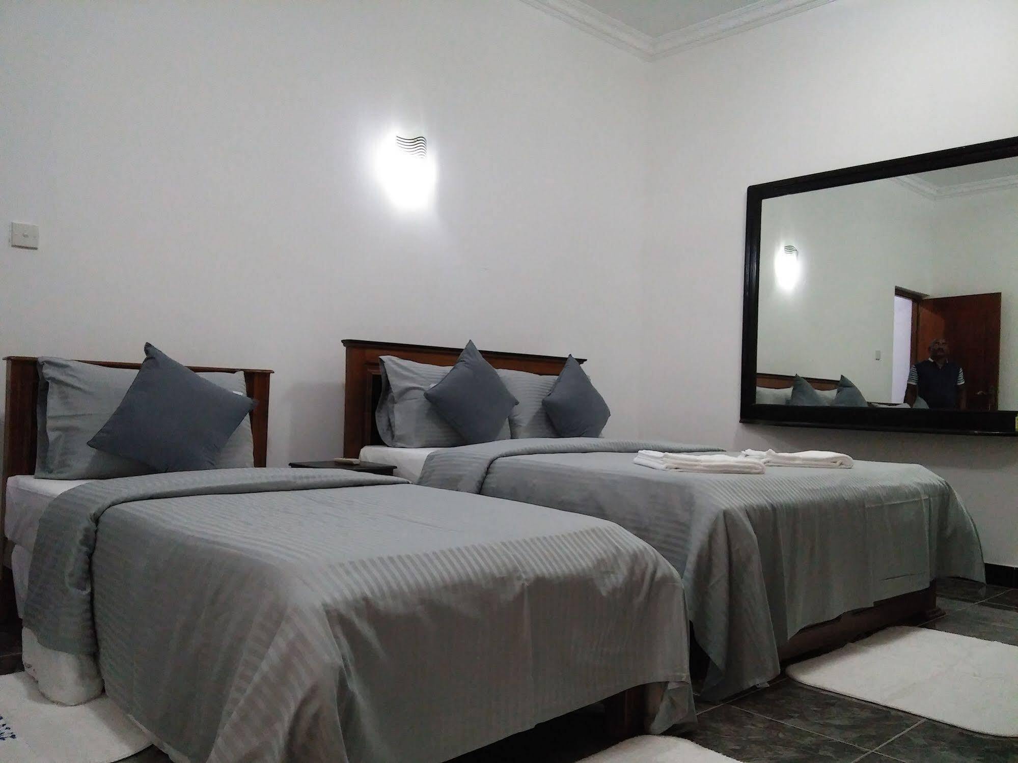 West Dene Bed & Breakfast Negombo Dış mekan fotoğraf